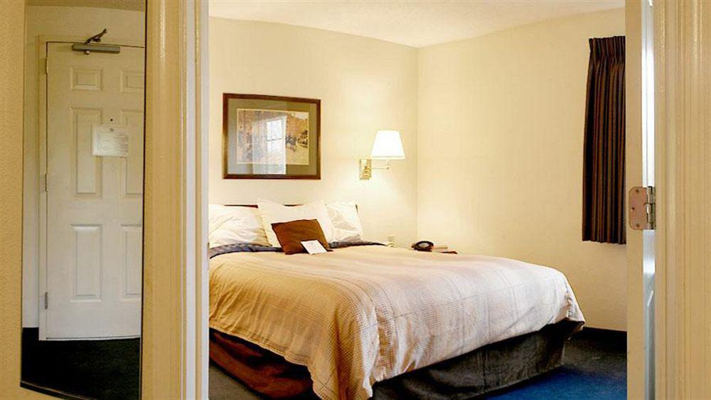 Candlewood Suites Washington-Fairfax By Ihg Zewnętrze zdjęcie